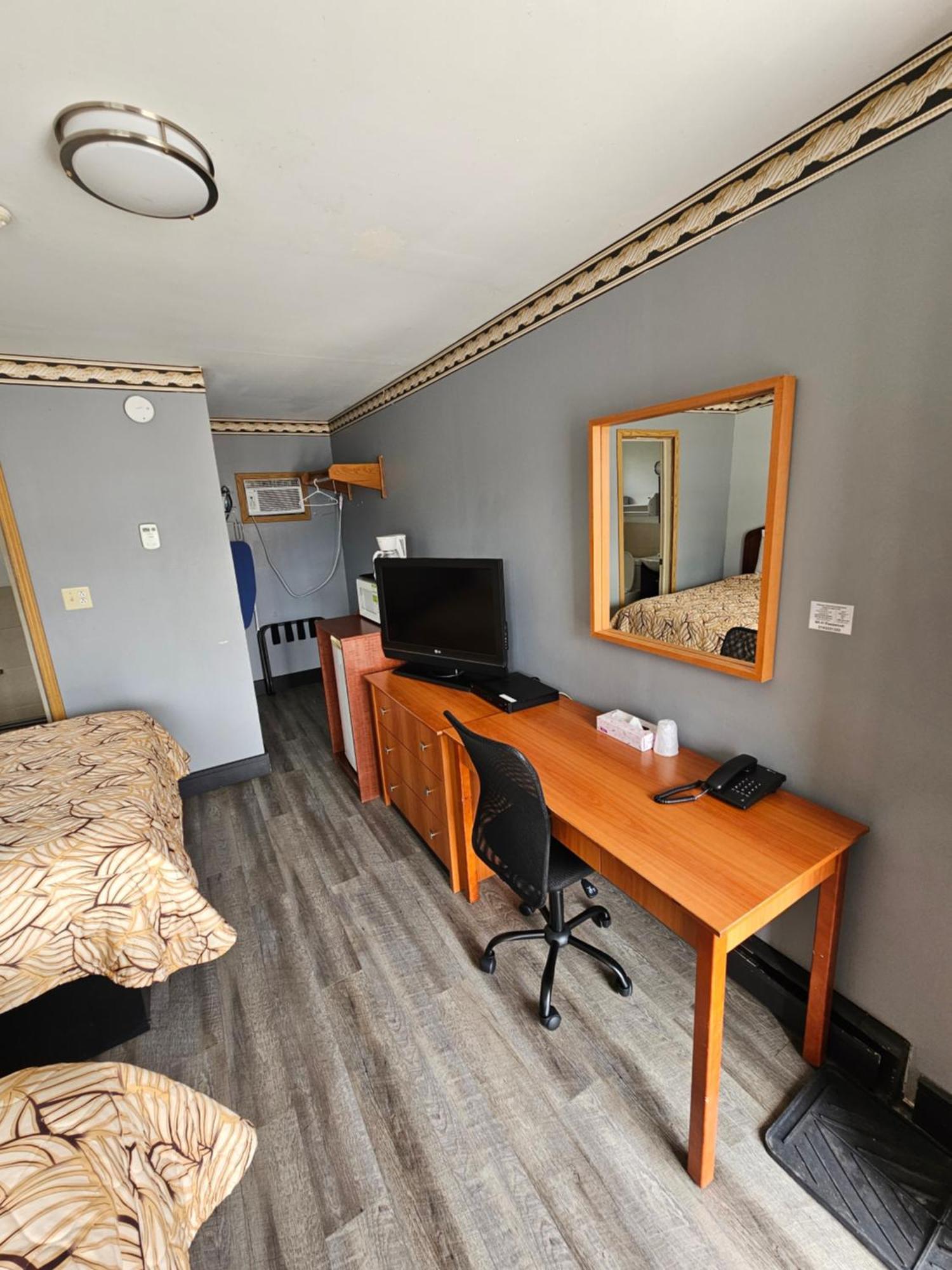 Forest Plaza Motel Mount Forest Zewnętrze zdjęcie