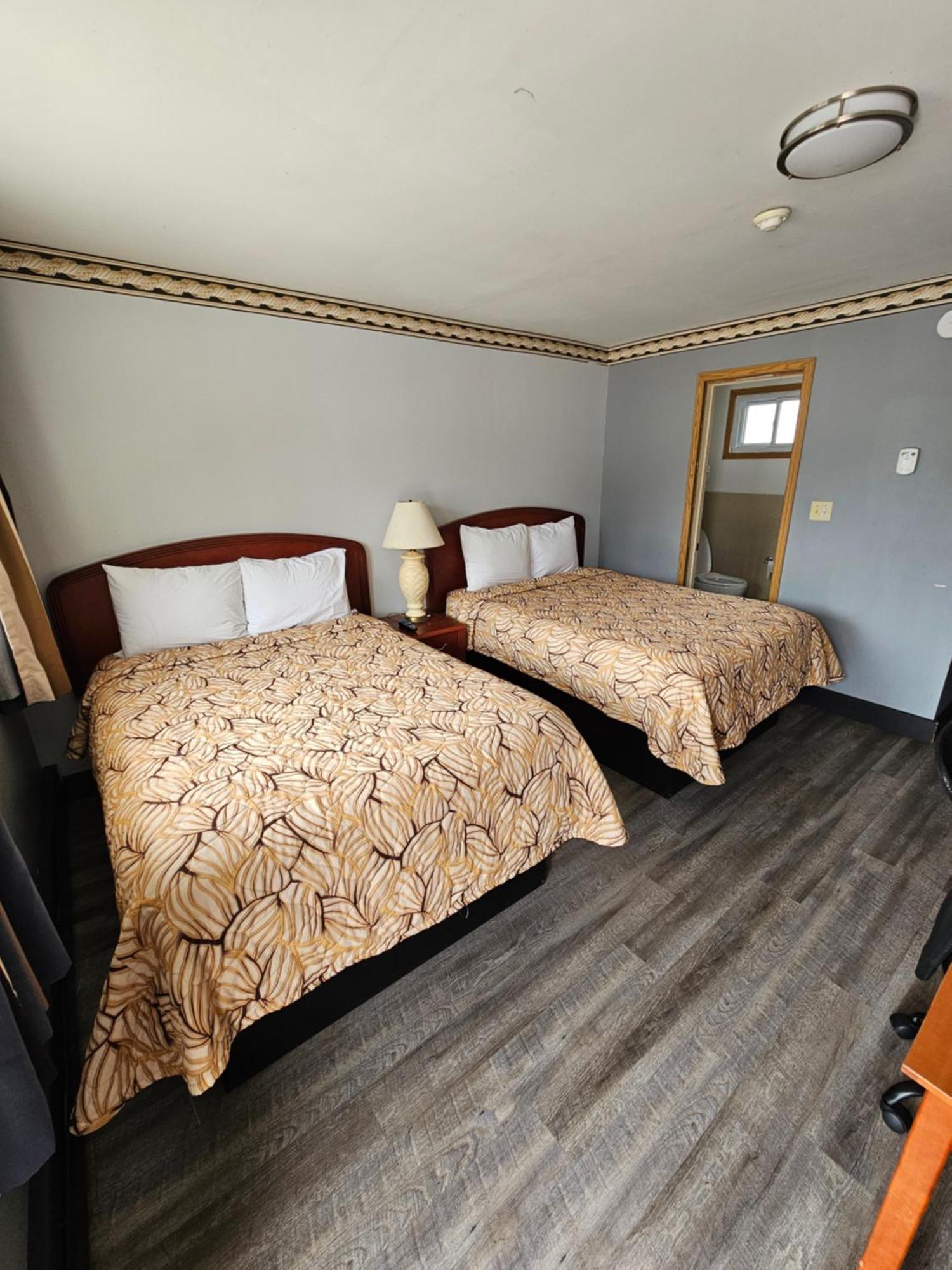 Forest Plaza Motel Mount Forest Zewnętrze zdjęcie
