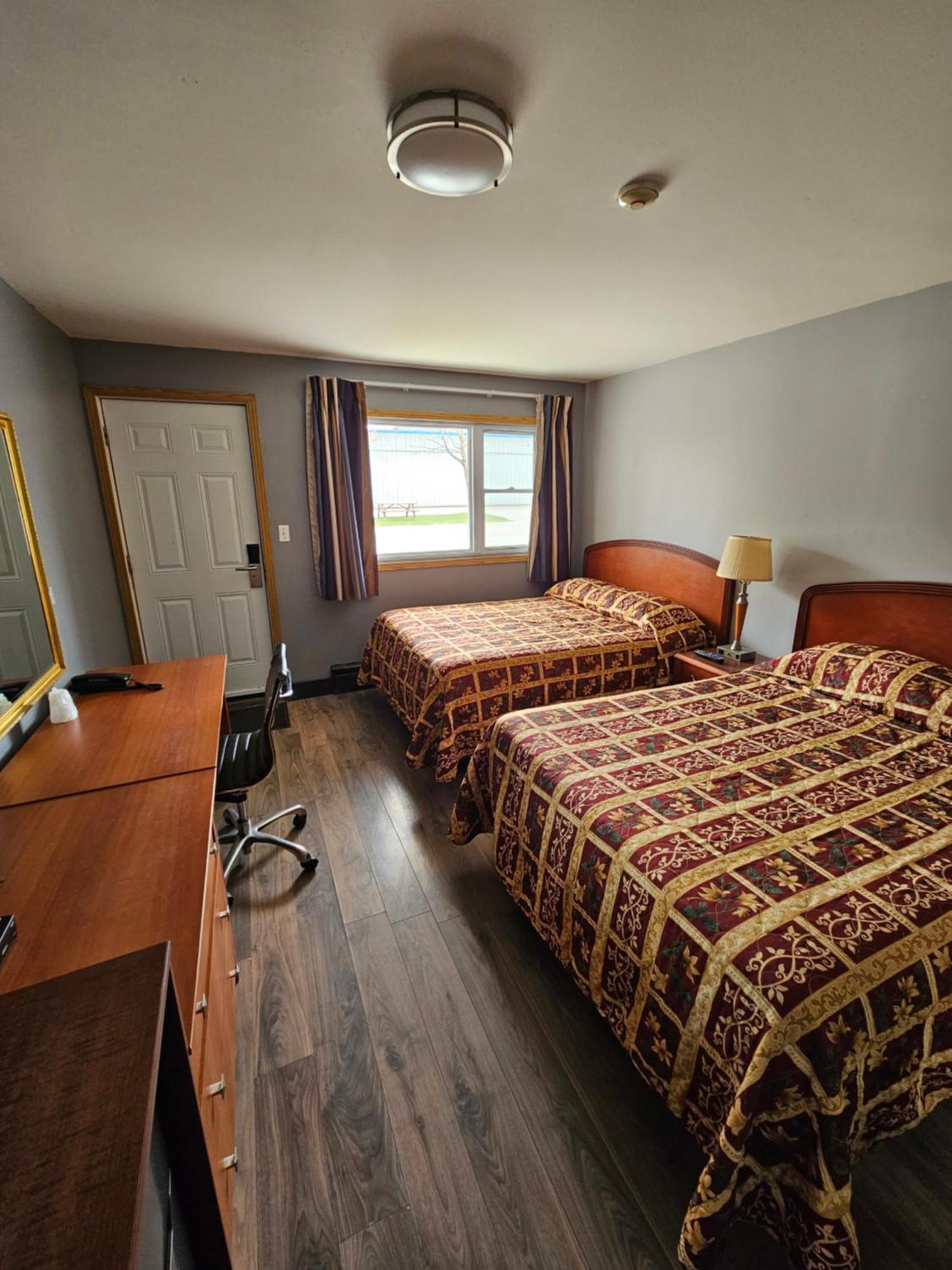 Forest Plaza Motel Mount Forest Zewnętrze zdjęcie