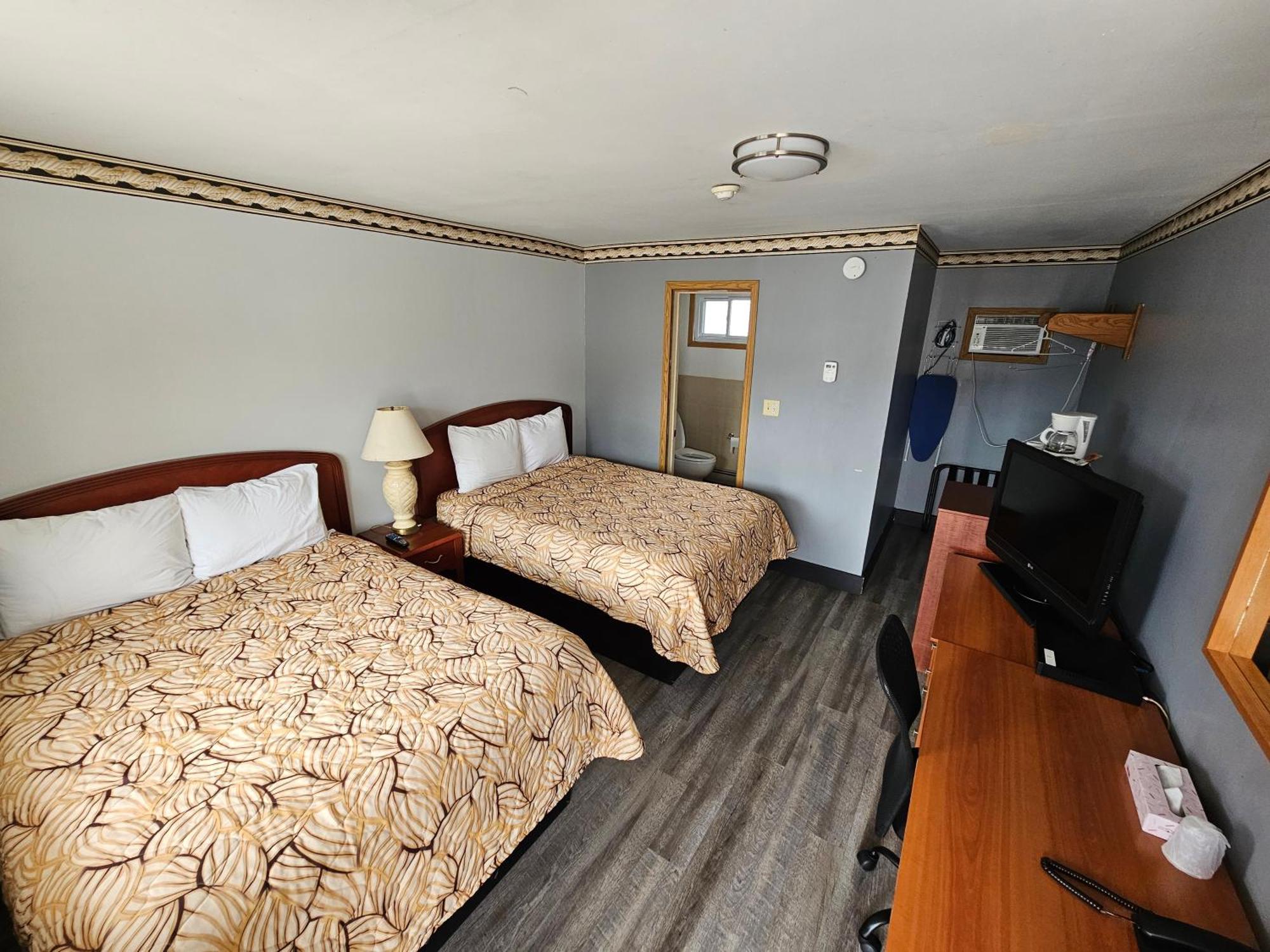 Forest Plaza Motel Mount Forest Zewnętrze zdjęcie