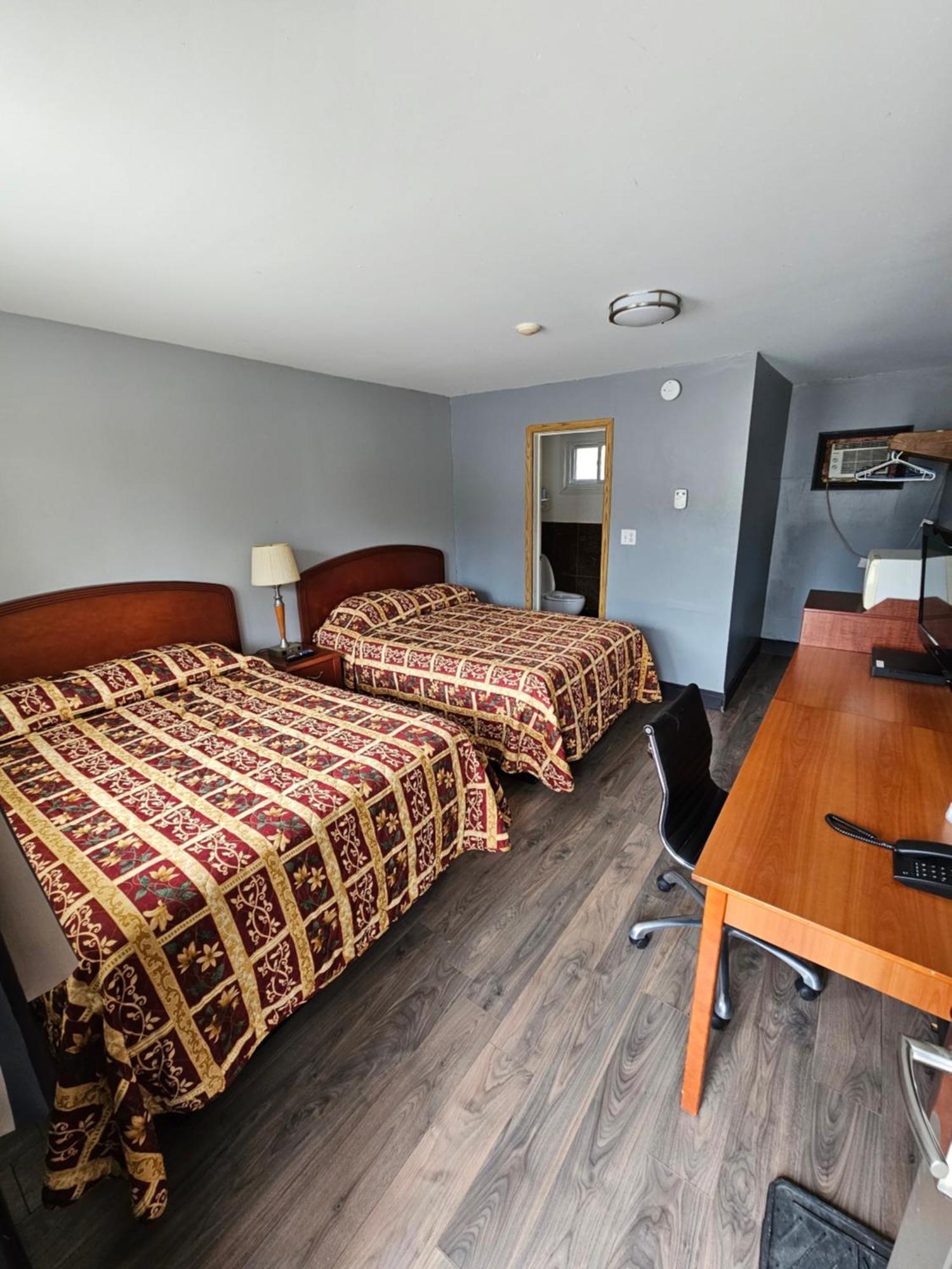 Forest Plaza Motel Mount Forest Zewnętrze zdjęcie