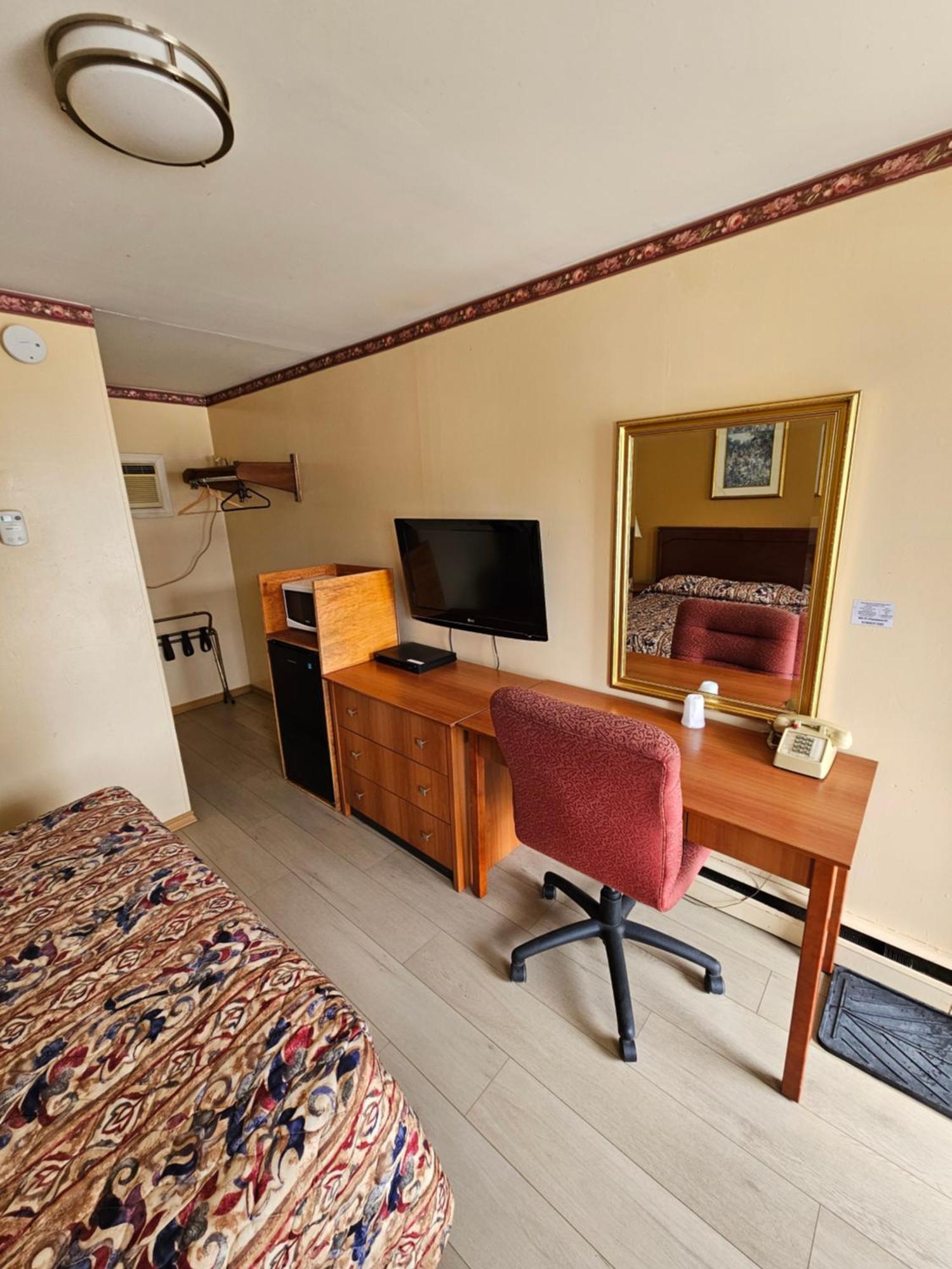 Forest Plaza Motel Mount Forest Zewnętrze zdjęcie