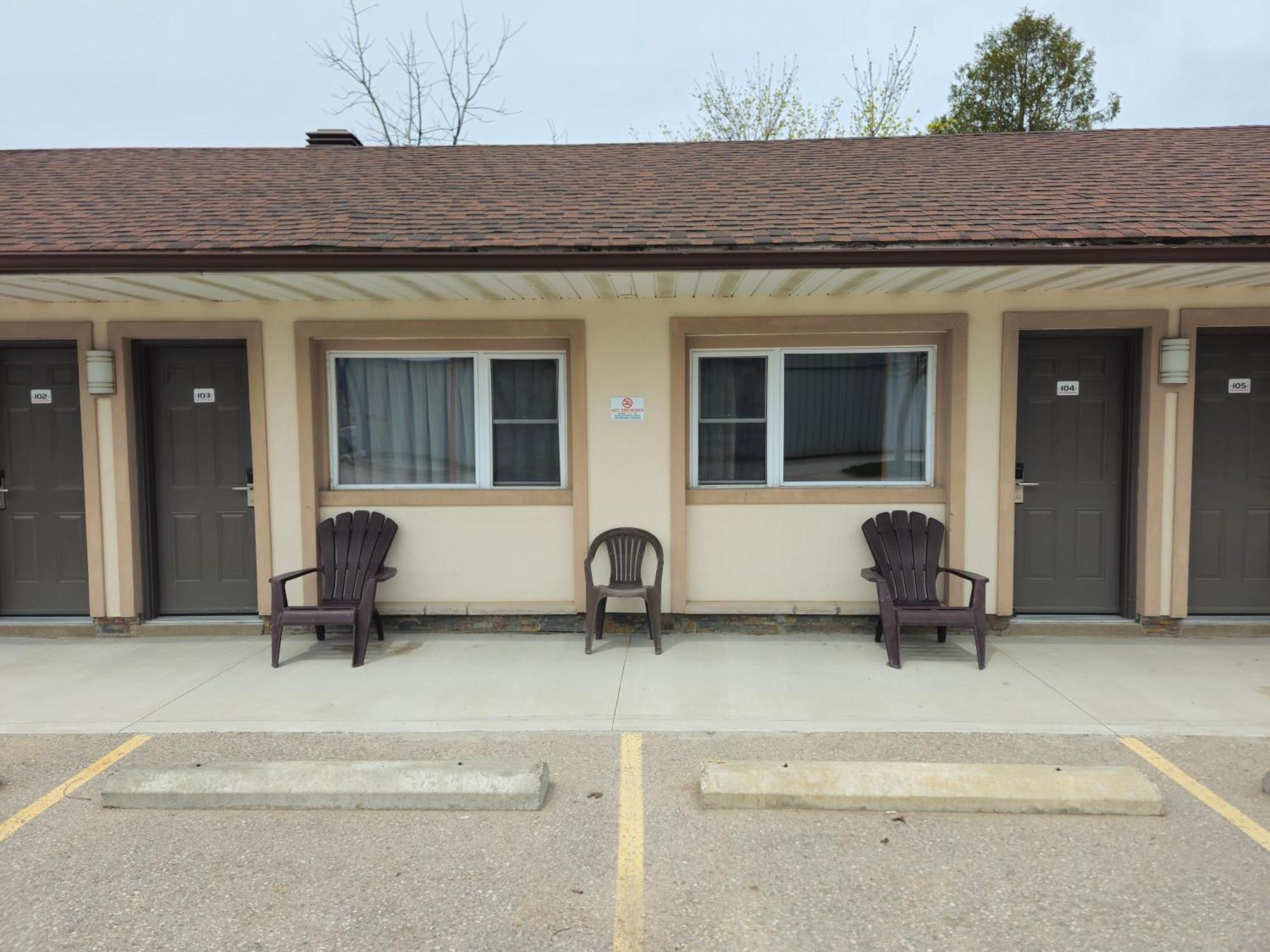 Forest Plaza Motel Mount Forest Zewnętrze zdjęcie