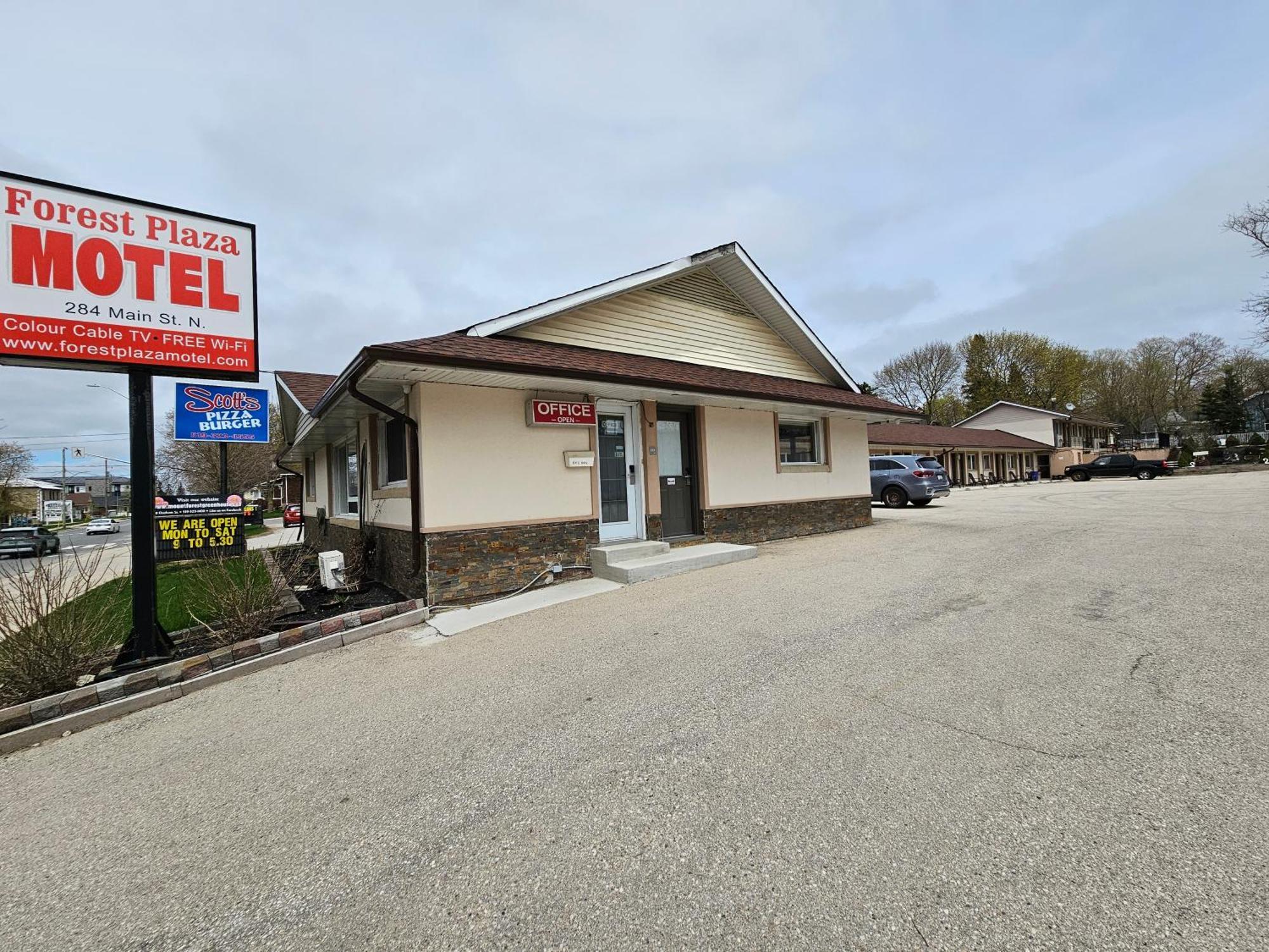 Forest Plaza Motel Mount Forest Zewnętrze zdjęcie