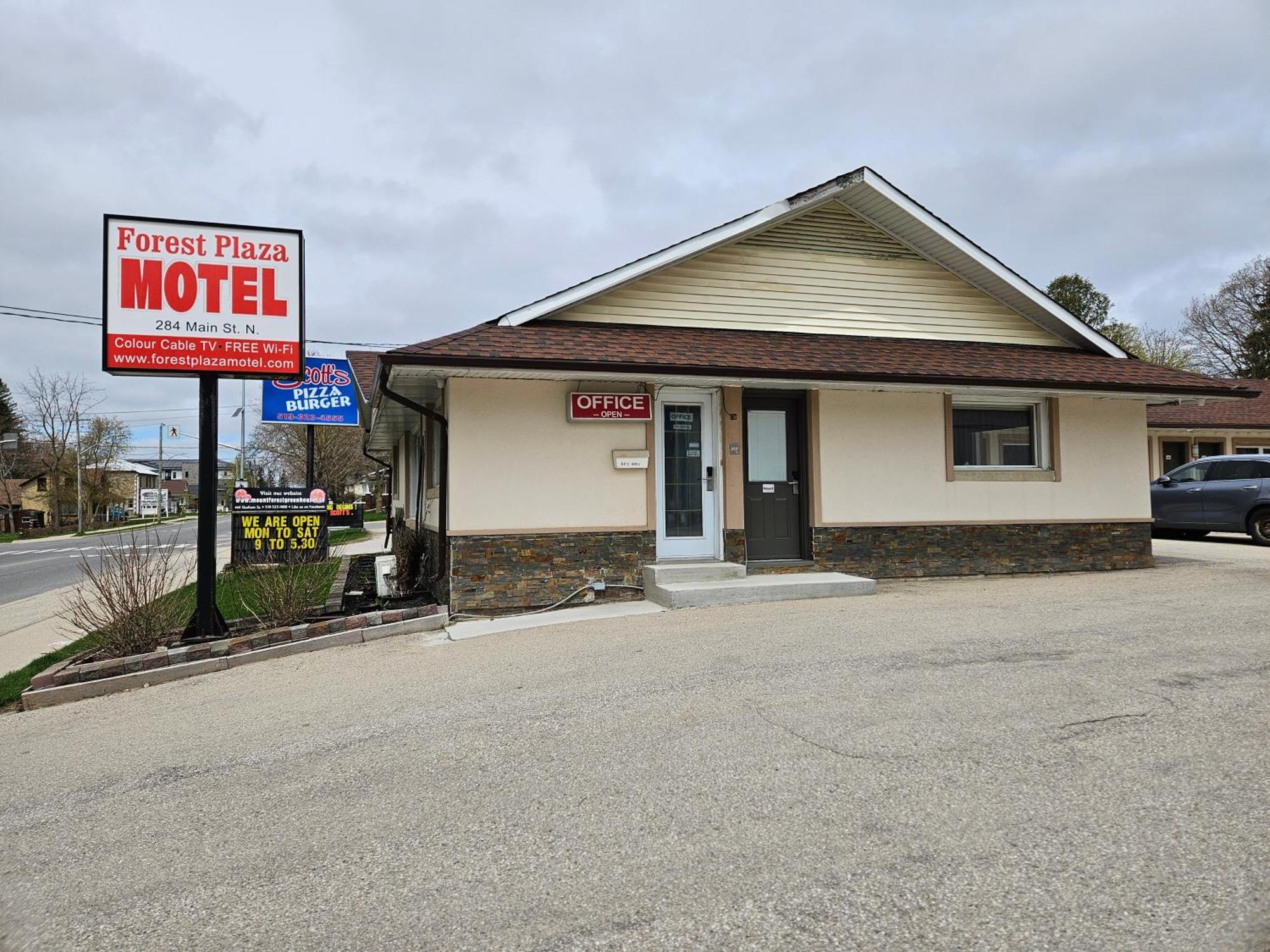Forest Plaza Motel Mount Forest Zewnętrze zdjęcie