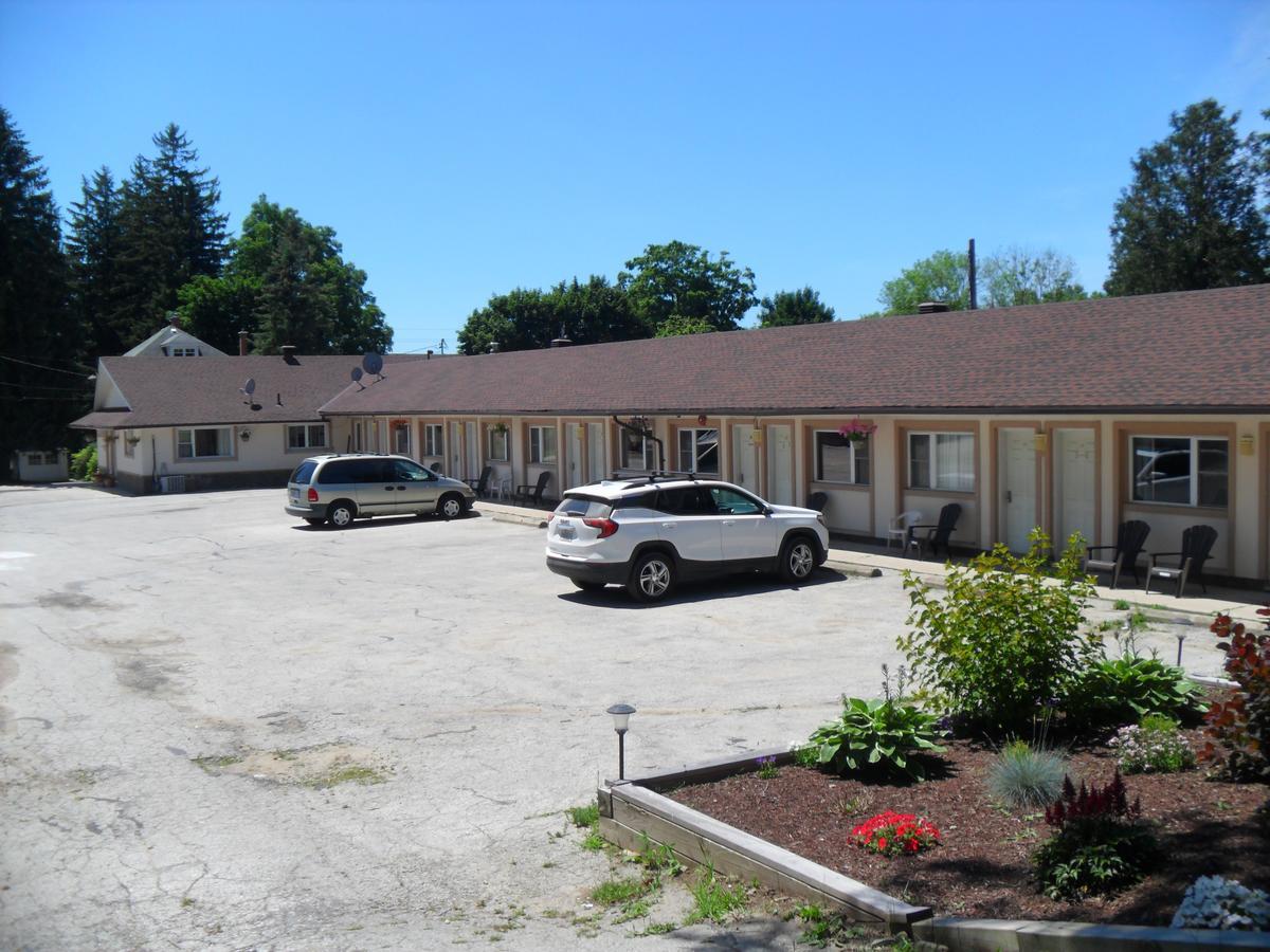 Forest Plaza Motel Mount Forest Zewnętrze zdjęcie