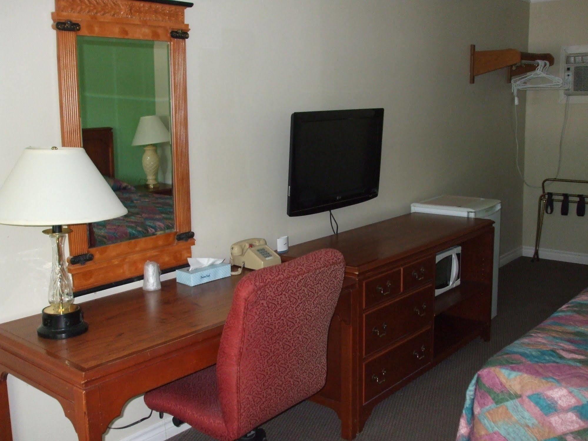 Forest Plaza Motel Mount Forest Zewnętrze zdjęcie