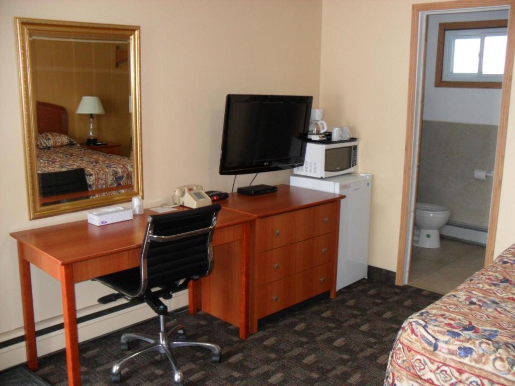 Forest Plaza Motel Mount Forest Zewnętrze zdjęcie